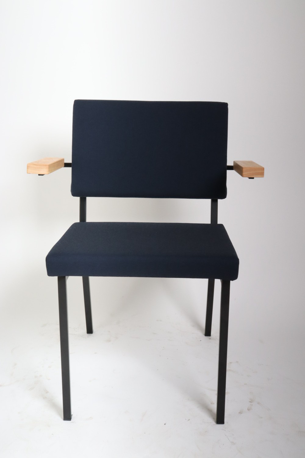 Gerrit Veenendaal 101 high chair with armrests