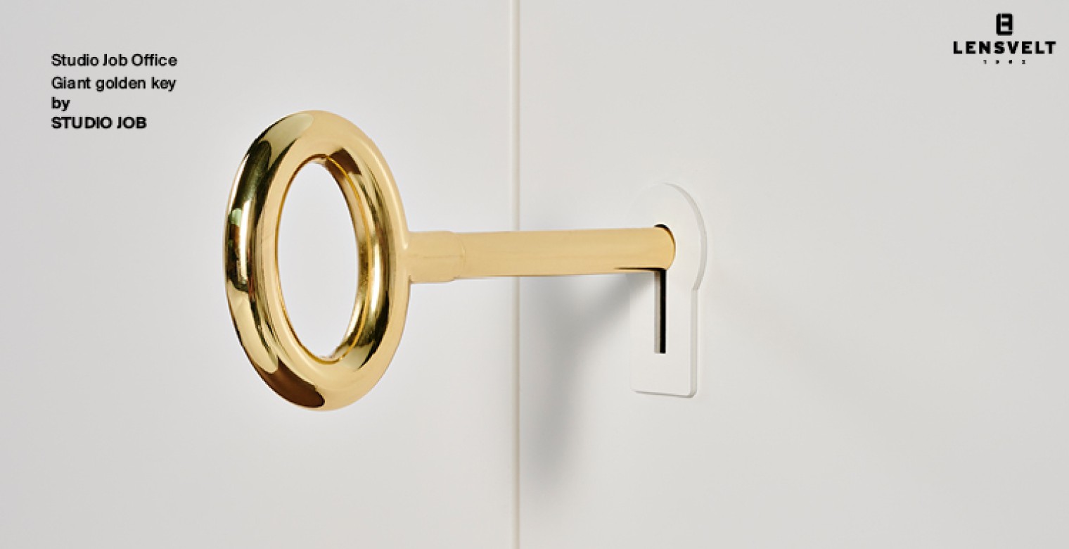 Studio Job Buffet_ is equiped with a giant golden key